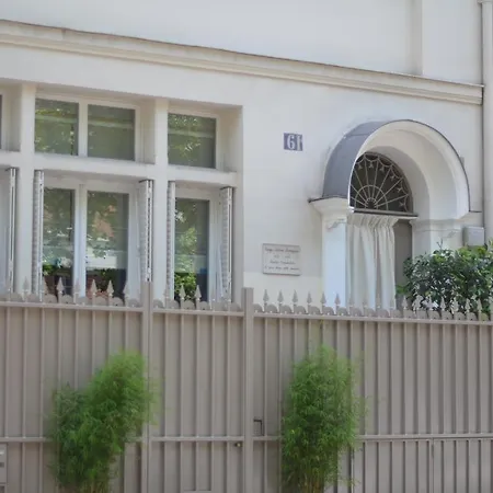 Le Jardin De Rochegrosse Frühstückspension Levallois-Perret